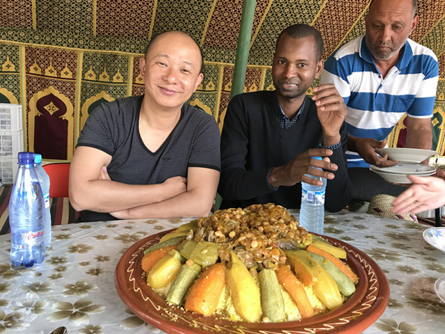 夏总与一大盆库斯库斯