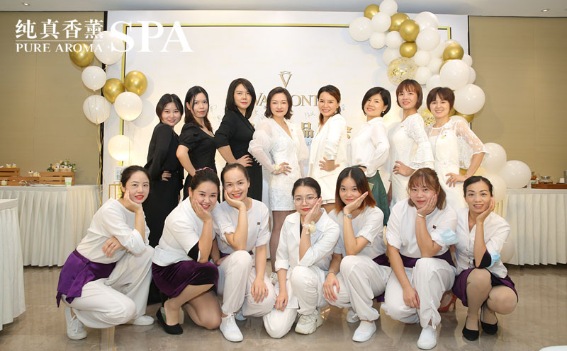 法尔曼夏日护肤品鉴会纯真员工合影